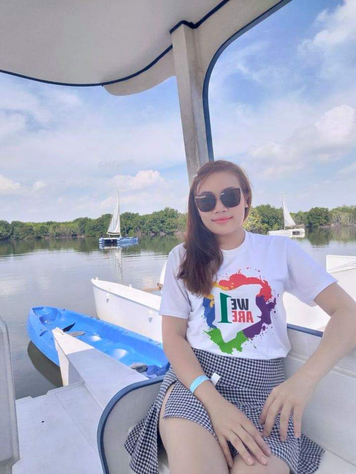 HOÀNG THỊ TUYẾT HOA