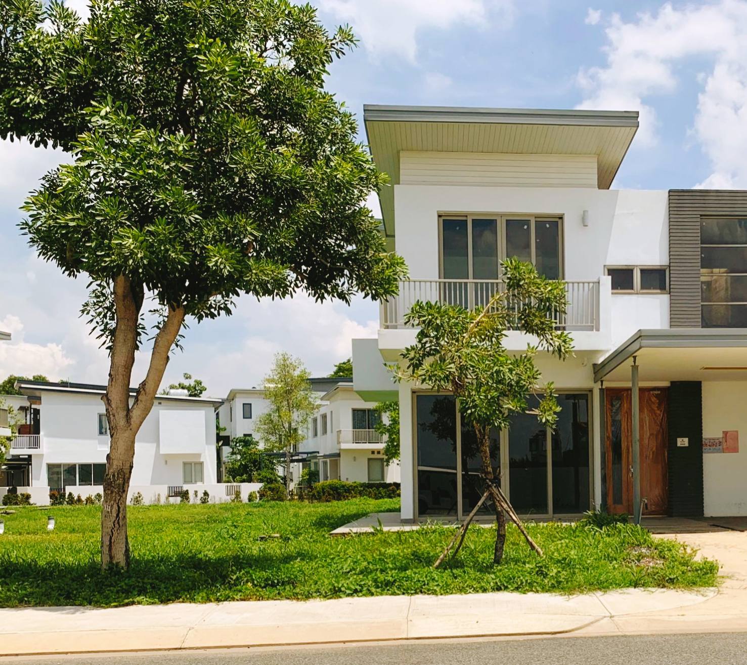 Mua Bán biệt thự Swan Bay Nhơn Trạch giá tốt nhất thị trường 