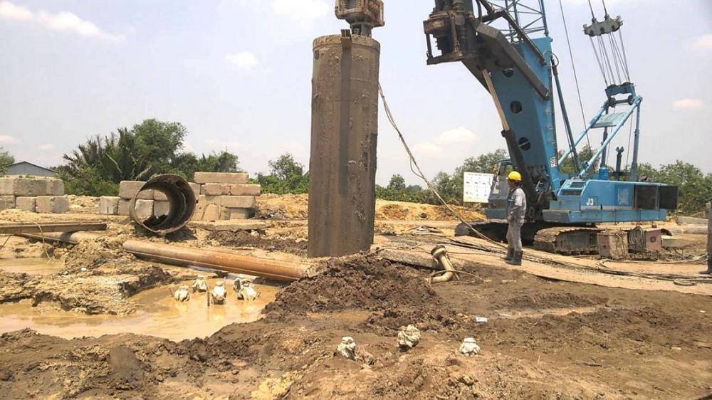 Dự án đã hoàn thành san mặt bằng, đang vận chuyển máy móc vào thi công cọc nhồi