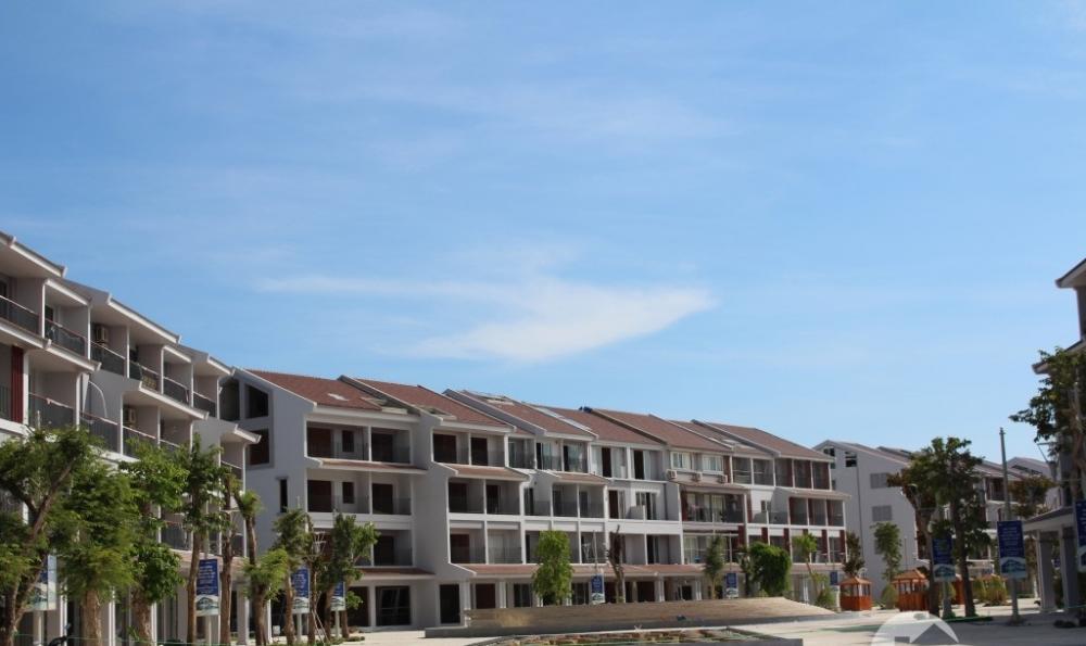 Khu shophouse đang trong quá trình hoàn thiện