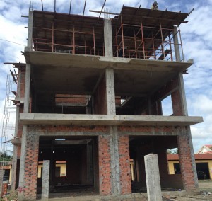 Sắp hoàn thành phần thô nhà phố sân vườn An Thịnh 6x20m