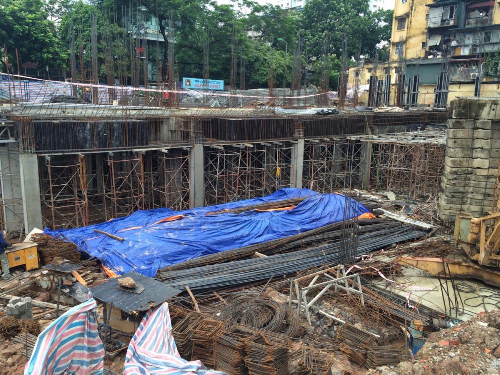 Dự án đang triển khai thi công sàn Cos 0.0 và cột phần thân