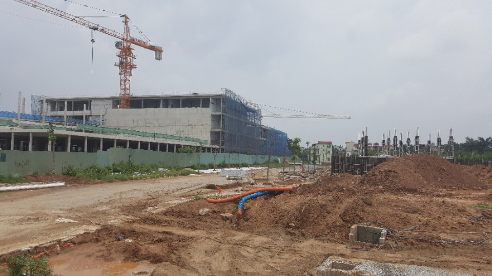 Dự án đang xây phần móng và làm đường nội khu