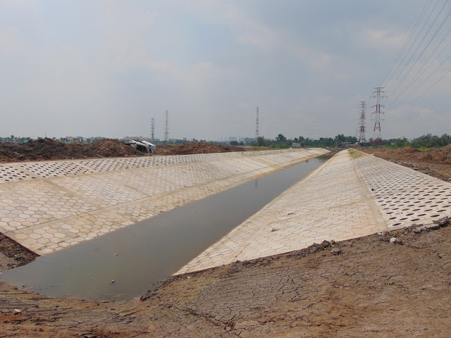 Thi công kênh đào xuyên tâm Vạn Phúc Riverside City