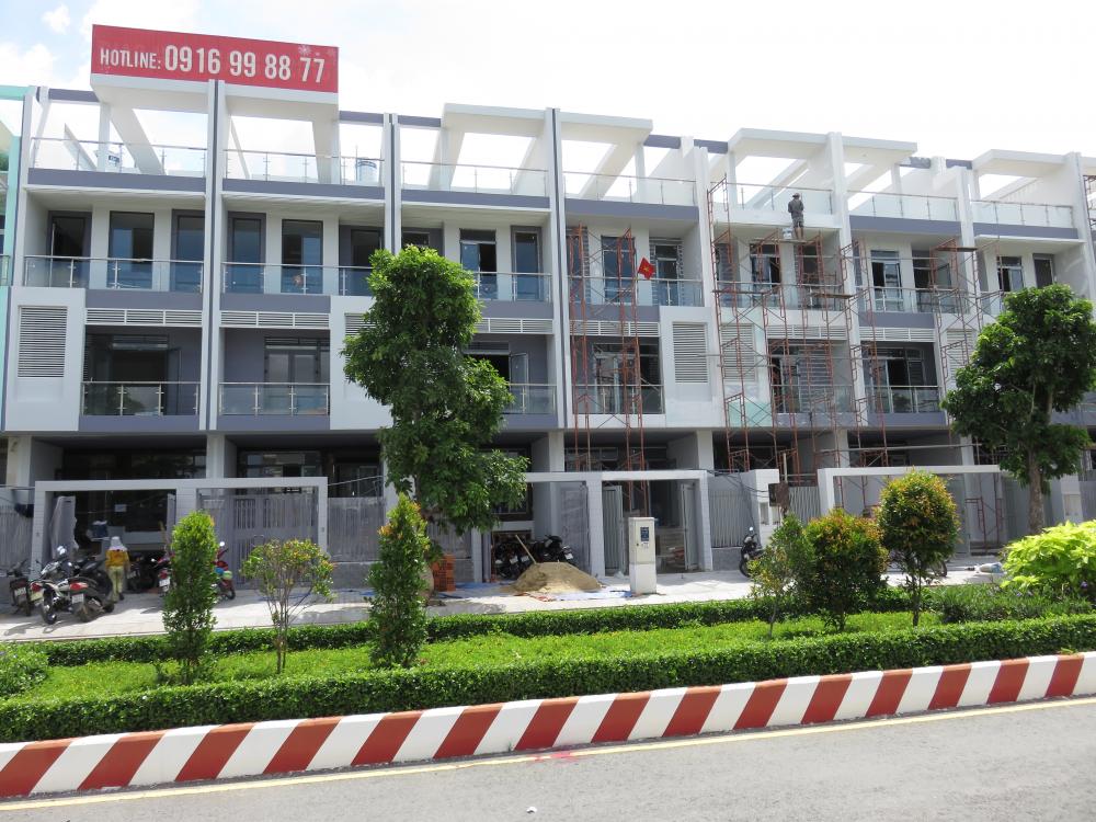 Dự án đang hoàn thiện hạ tầng khu Đông Nam (đã hoàn thiện 90%), hồ cảnh quan đã đào 60%