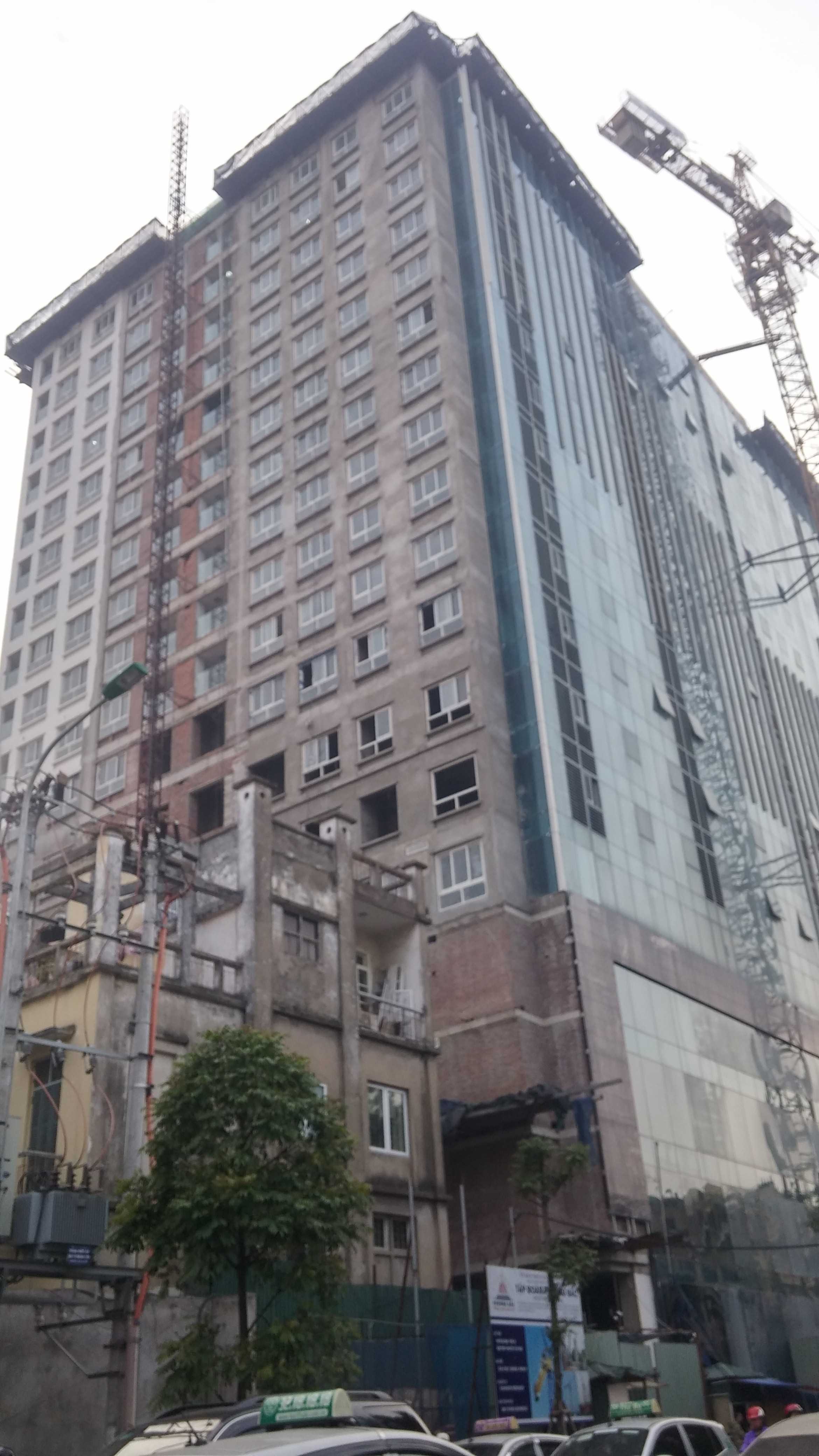 Dự án đang tiếp tục hoàn thiện mặt ngoài