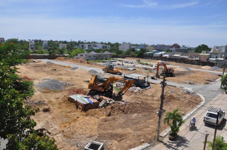 Việc san lấp mặt bằng cũng đang được khẩn trương thực hiện
