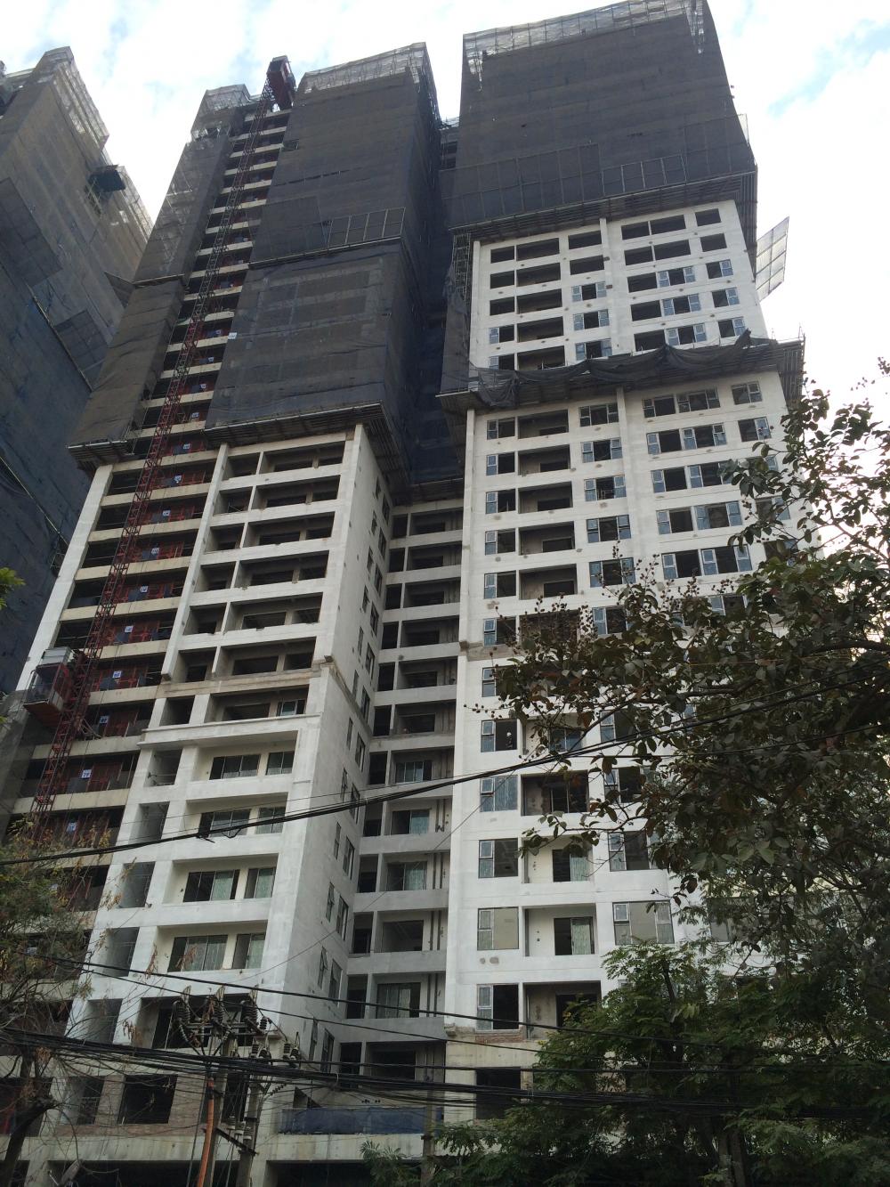 Dự án đã cất nóc, đang sơn