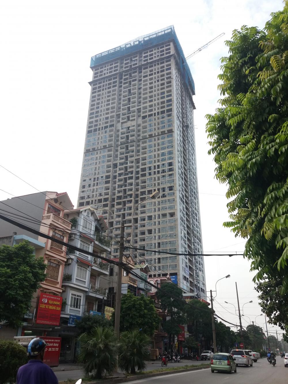 Dự án đang sơn và lắp đặt cửa kính