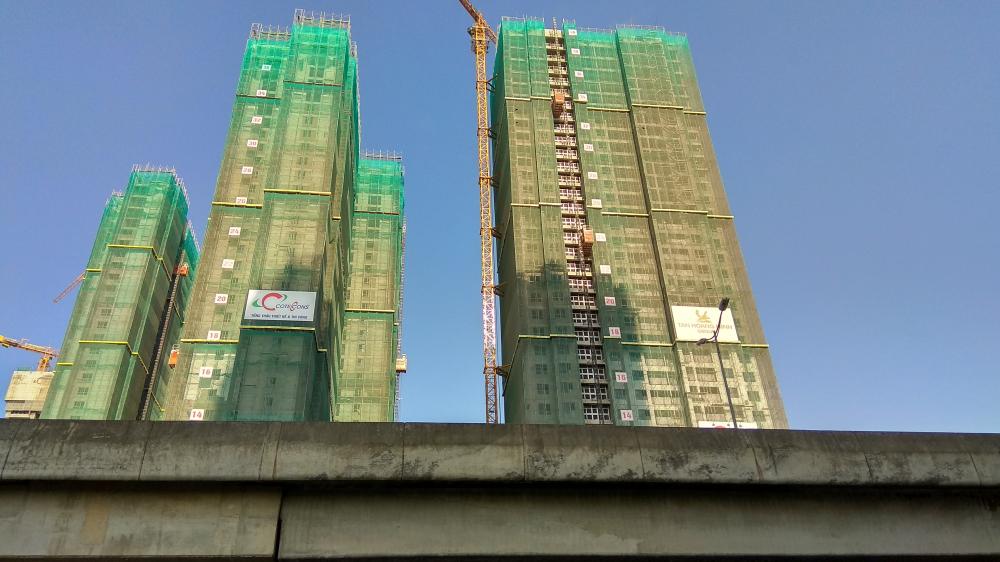 1 khối 2 tháp đang xây tầng 18, các khối khác đã cất nóc