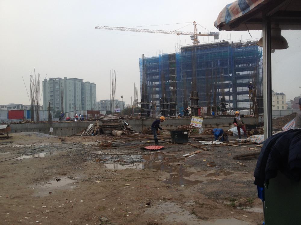 Dự án đã hoàn thiện móng, đang thi công những mặt sàn tầng đầu tiên