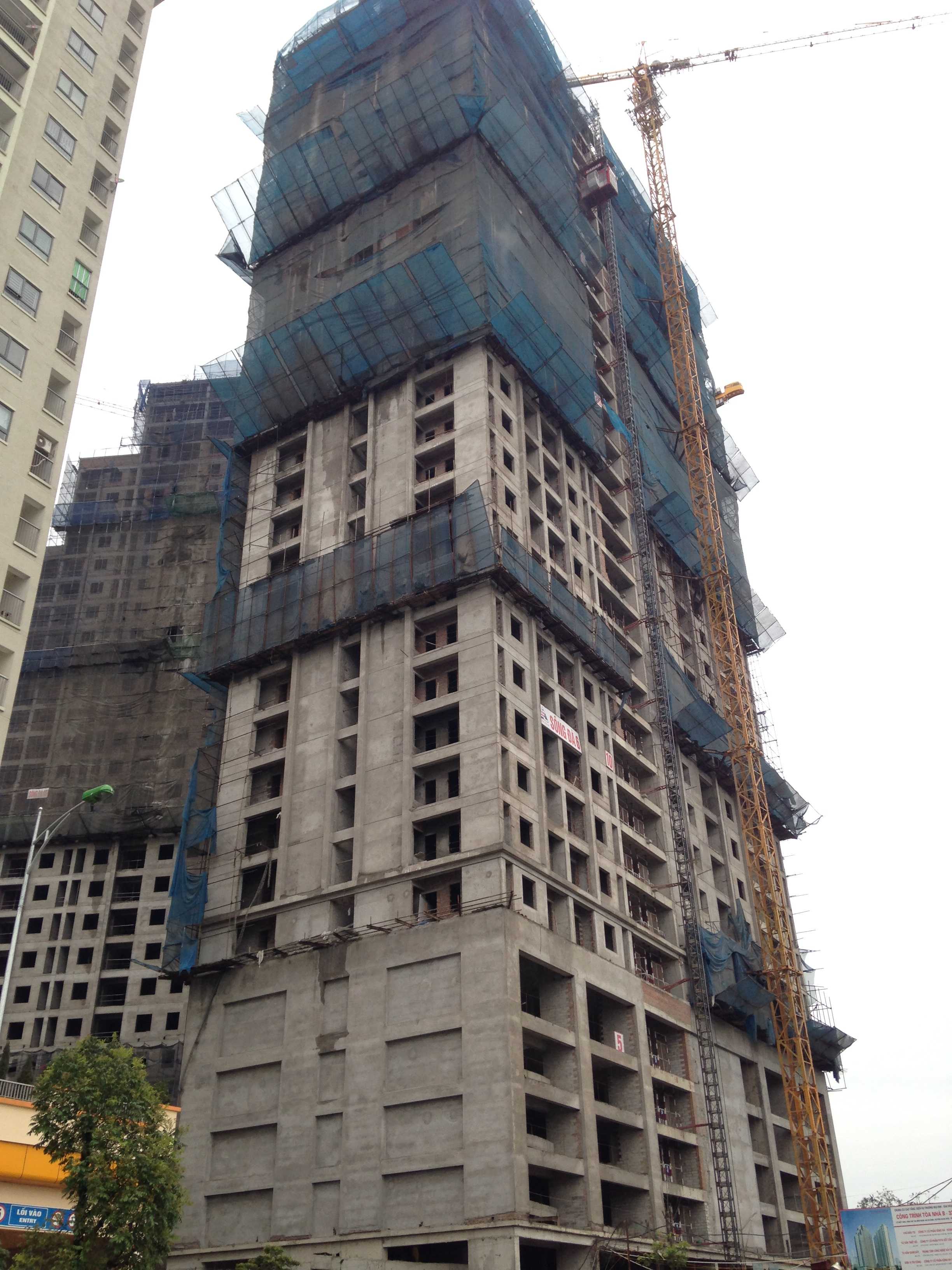 Ba tòa đều xây đến mặt sàn tầng 31