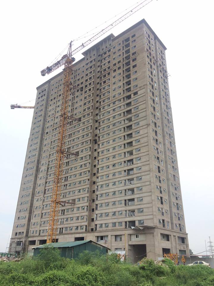 Dự án đang tiếp tục lắp đặt cửa kính