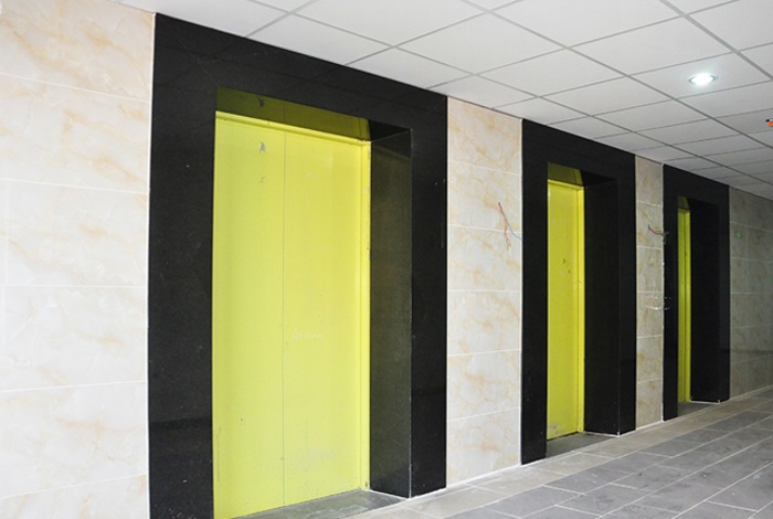 Đang hoàn thiện hệ thống thang máy Mitsubishi