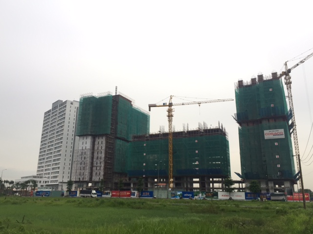 Block A đang bàn giao, block B đang hoàn thiện, blcok D đổ bê tông dầm sàn lầu 21