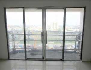 Dự án đang lắp đặt cửa kính tầng 21