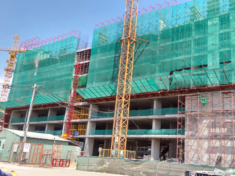 Luxury Home đã lên sàn tầng 10 đối với tháp Nam và tầng 3 với tháp Bắc