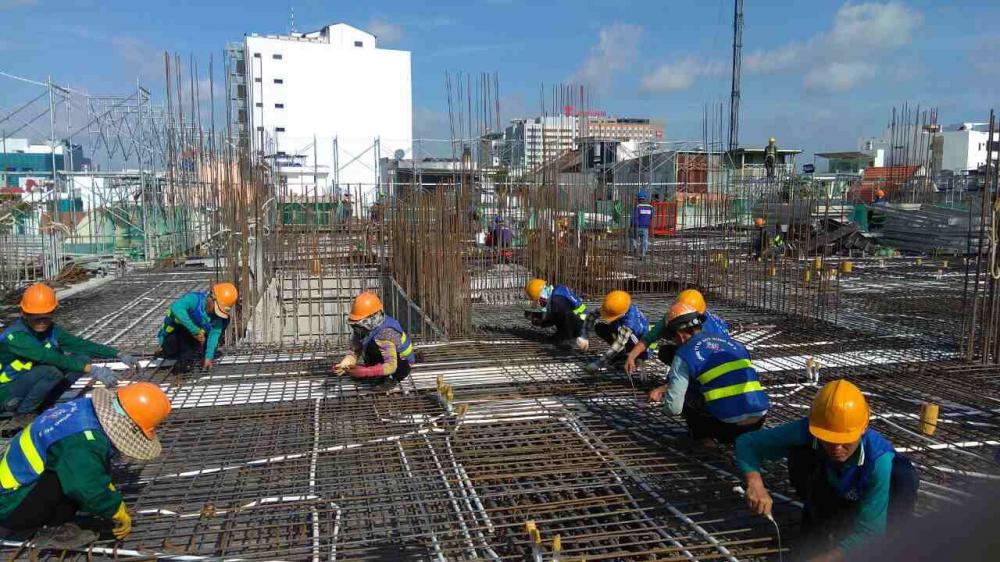 Lắp cốt thép dầm sàn Zone 1 - tầng 4, block B