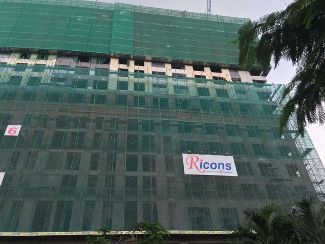 Thi công hoàn thiện mặt ngoài tháp 1