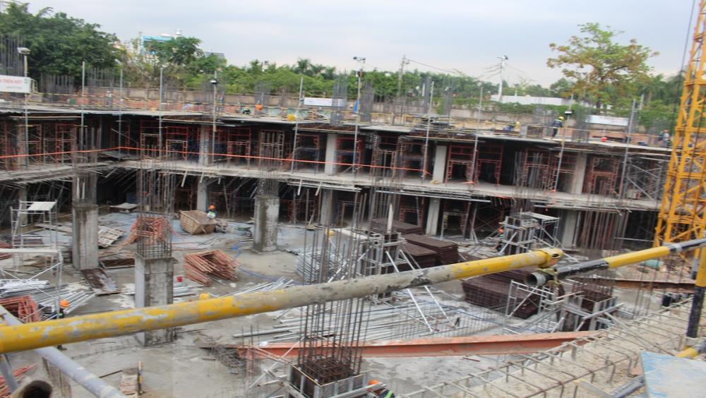 Block B đang thi công phần thô