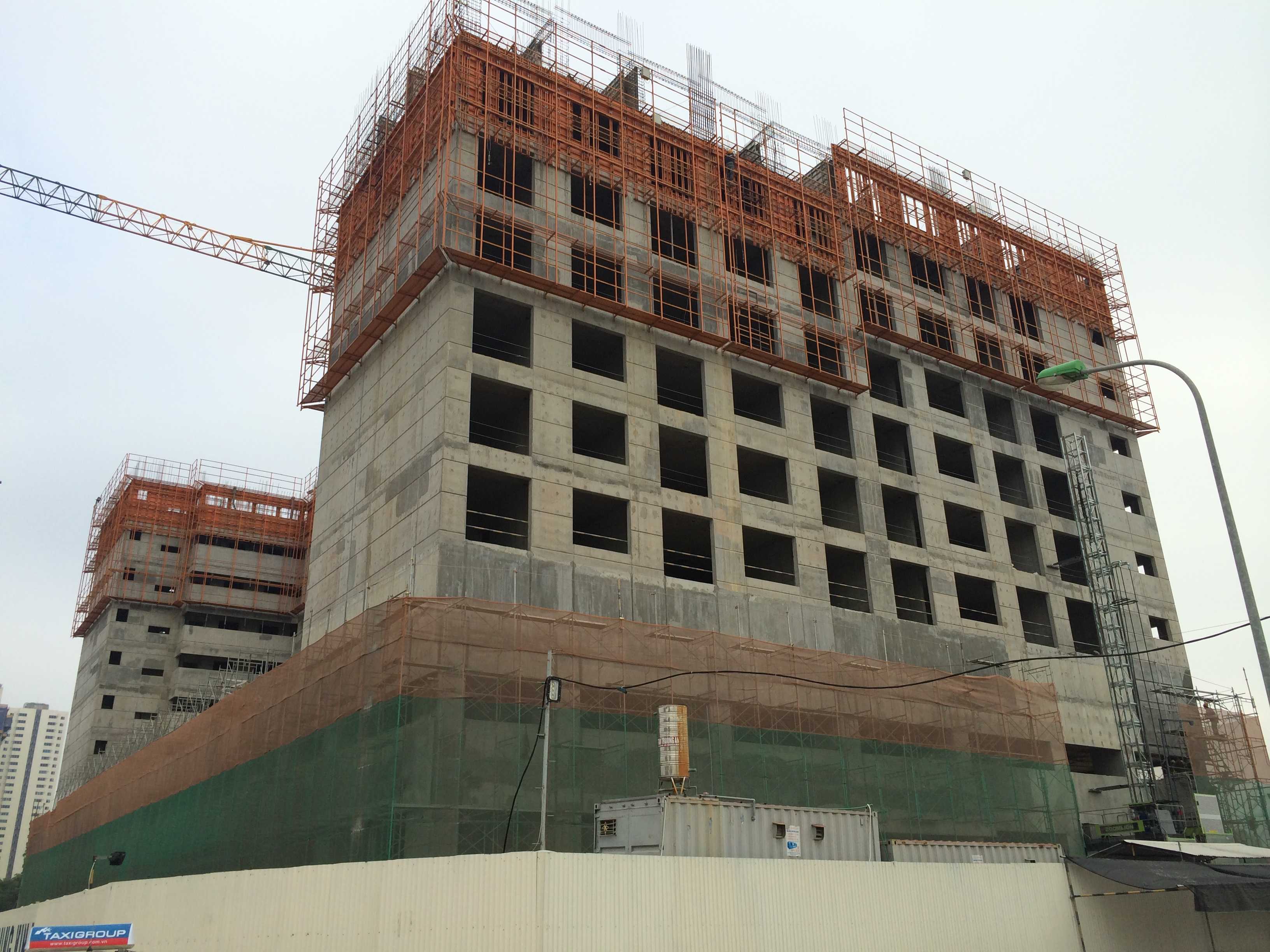 Tòa CT4 đang xây dựng đến mặt sàn tầng 9