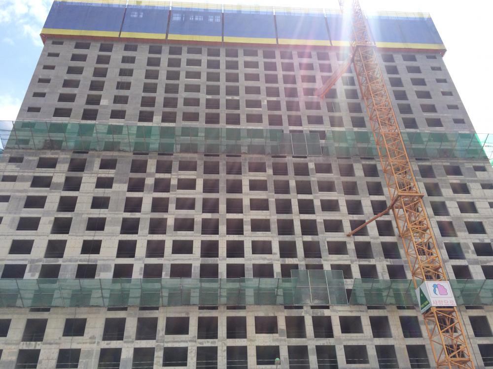 Tòa CT4 đang xây dựng đến mặt sàn tầng 22
