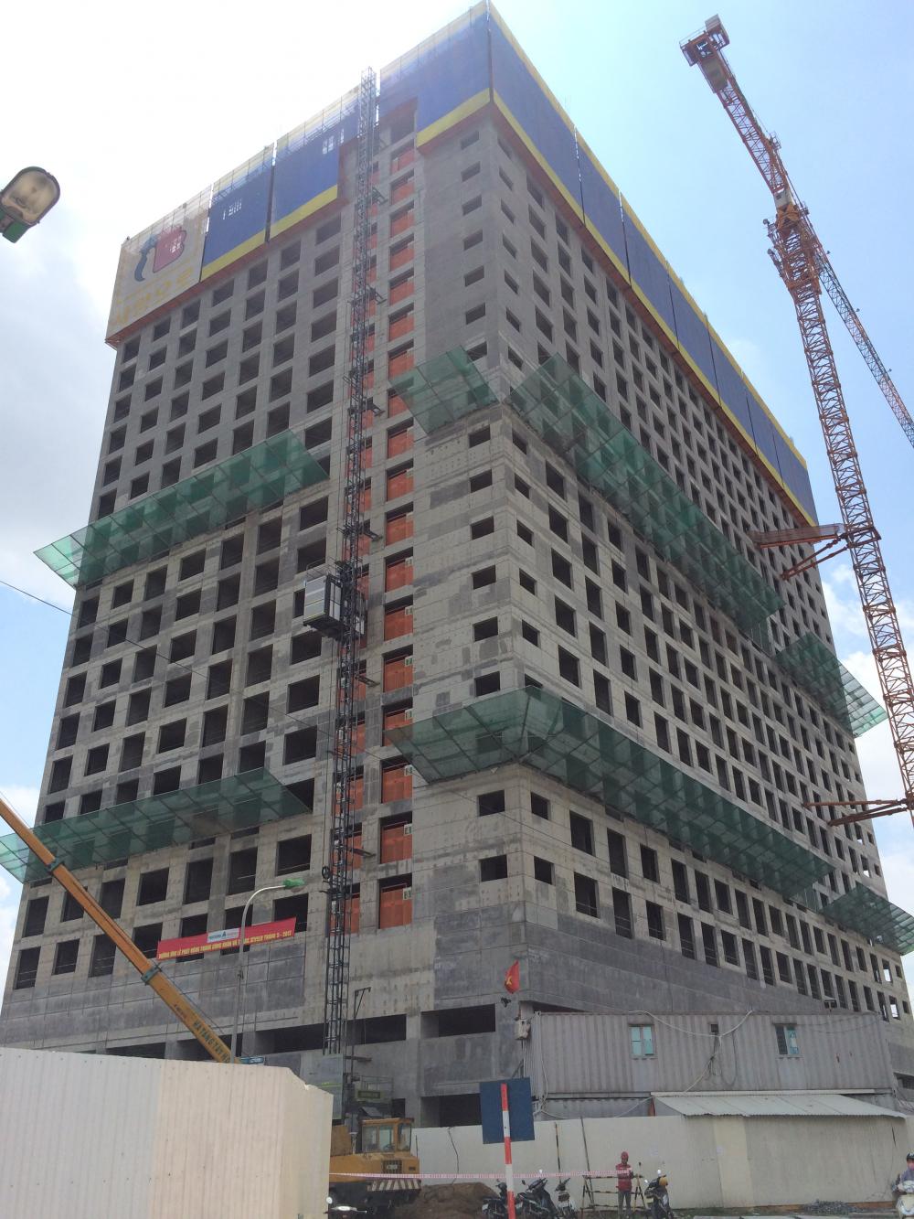 Tòa CT4 đang xây dựng đến mặt sàn tầng 22