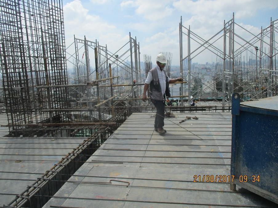 Thi công thép dầm sàn tầng 17 - Block 2