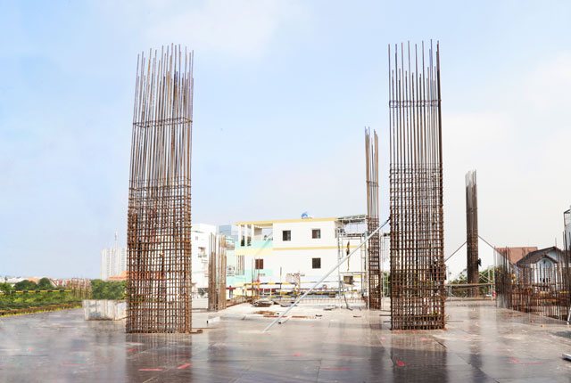 Dự án đang thi công cốp pha, cốt thép sàn tầng 2 bock A, B